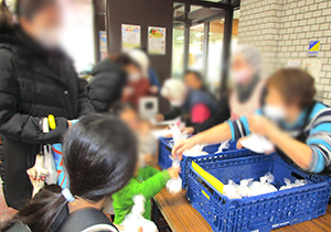 なかよし食堂 おもち配布